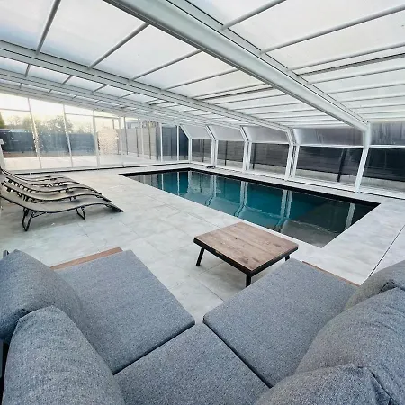 114 With Heated Pool וילה *